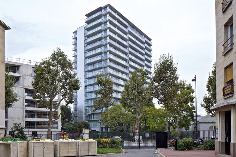La Tour Bois Le Prêtre, un ensemble d’une centaine de logements datant des années 1960, à Paris. [©Philippe Ruault]