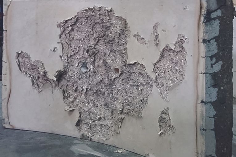 Les essais au feu des voussoirs ont été opérés par le Cérib. [©Bekaert]