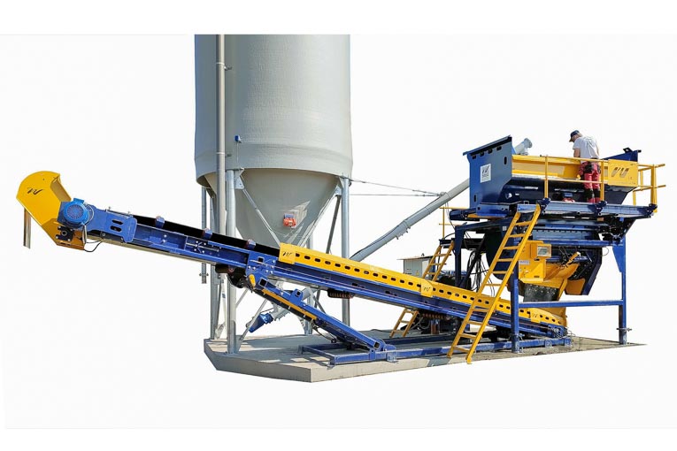 Les centrales Warzée reprennent le système de mélanges de ses godets-malaxeurs. [©Warzée]