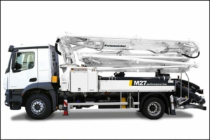 La pompe automotrice M27-4 de Putzmeister propose la flèche la plus longue sur porteur à 2 essieux. [©Putzmeister]