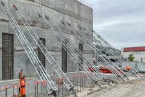 Altrad propose son système d’étaiements lourd Tetrashor. [©Altrad]