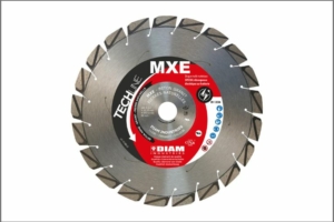 La gamme de disques multi-matériaux MXE est disponible en sept références, allant de 230 mm à 400 mm de diamètre. [©Diam Industries]