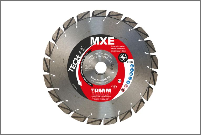 La gamme de disques multi-matériaux MXE est disponible en sept références, allant de 230 mm à 400 mm de diamètre. [©Diam Industries]