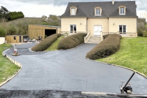 Mapei possède une gamme à la fois d’additions minérales et de colorants. [©Mapei]