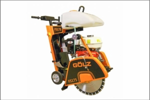 La nouvelle version de la scie à sol FS175 de Gölz est adaptée à des disques diamantés de 300 à 500 mm de diamètre. [©Gölz]