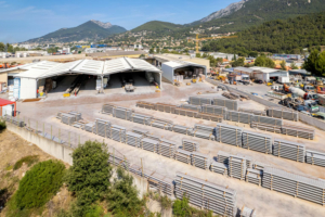 L’entreprise a choisi la simplicité et la logique en définissant, pour chaque usage, des zones de circulation et de travail dédiées. [©Bonifay]