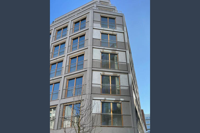 Façade esthétique en béton du 206 rue Lafayette, à Paris. [©Cmeg]