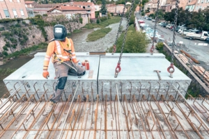 Lafarge France a livré 26 m³ de Ductal R Infrastructure, soit environ 62 t de matériaux. [©Lafarge France]