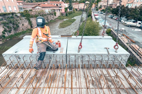 Lafarge France a livré 26 m³ de Ductal R Infrastructure, soit environ 62 t de matériaux. [©Lafarge France]