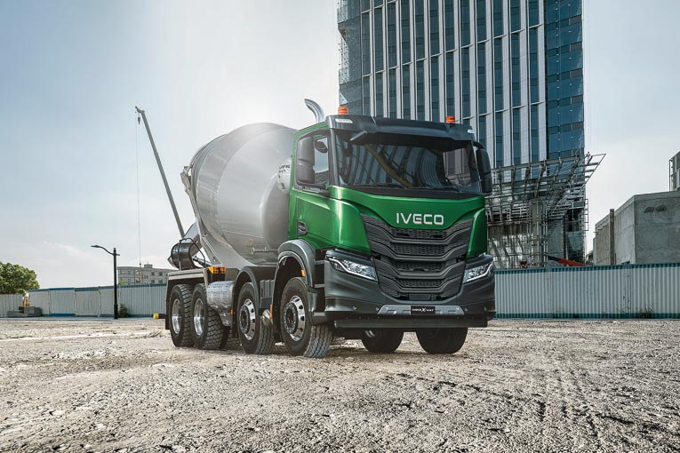 Porteur Iveco X-Way en version châssis pour toupie béton. [©Iveco]