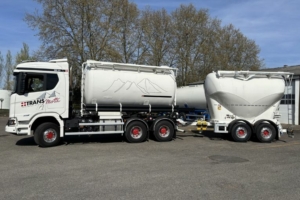 Nouvelle remorque Spitzer qui se scindent en deux. [©Transmotte]