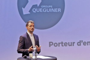 Clément Quéguiner, président du groupe éponyme, présentant le projet Vision 28.