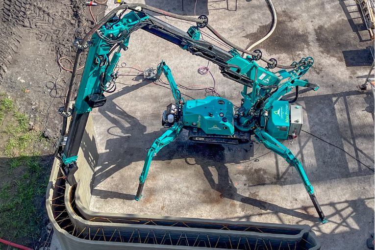 La MaxiPrinter de Constructions-3D imprime, sur site, des façades de bâtiments. [ACPresse]