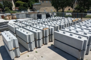 Grâce au ciment bas carbone EcoPlanet CEM II/B 42,5 R, CDB est en marche vers la décarbonation de ses produits préfabriqués. [©Lafarge Ciments]