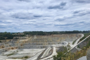 La carrière Nexstone de Grand-Champ a ouvert ses portes au grand public, accueillant plus de 2 000 visiteurs, le 8 juillet dernier. [©Unicem]