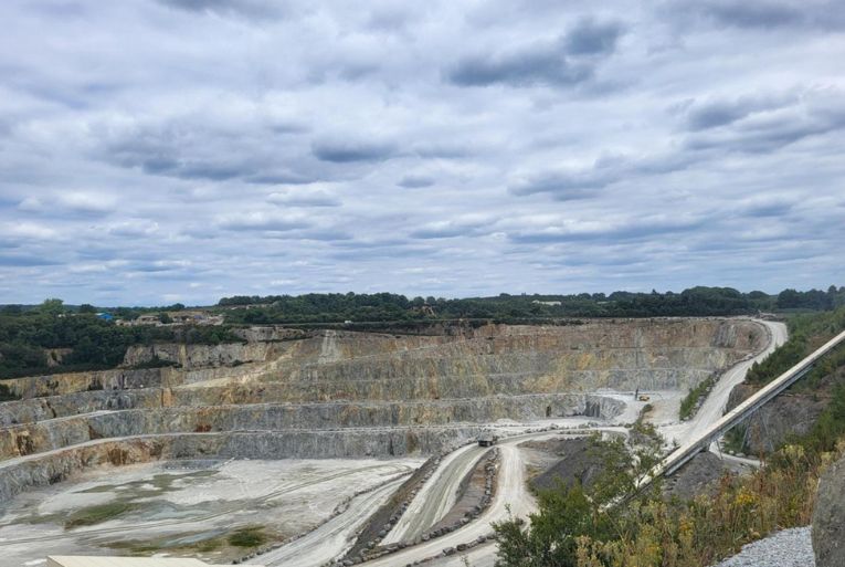 La carrière Nexstone de Grand-Champ a ouvert ses portes au grand public, accueillant plus de 2 000 visiteurs, le 8 juillet dernier. [©Unicem]