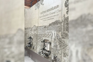 Via ses matrices, Plasmacem a sculpté les cuves du Château Beauséjour, un domaine viticole situé à Montagne (33). [©Plasmacem]