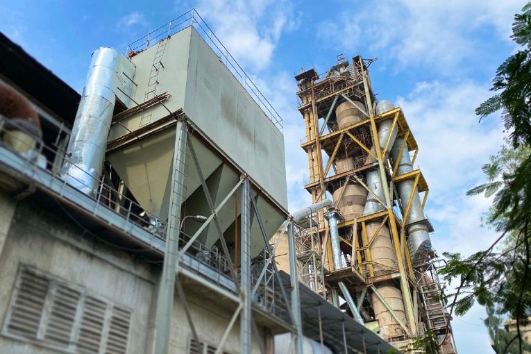 Aujourd’hui, la cimenterie Lam Thach affiche une capacité de production impressionnante de 2,2 Mt/an de ciment, grâce à ses deux lignes de production. [©QNC]