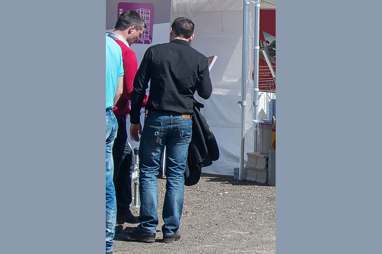 Le statut d’agent commercial est souvent choisi par des professionnels expérimentés.