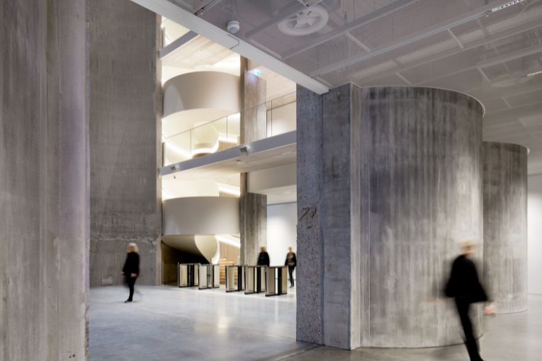 Le défi majeur pour les architectes a été de maintenir l’intégrité du silo, tout en lui insufflant une nouvelle vie. [©Alan Williams photography]