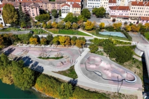 Pour répondre aux attentes techniques et esthétiques du projet de skatepark de Caluire-et-Cuire, Cemex a mis en œuvre 475 m³ de béton projeté par voie humide. [©Cemex]