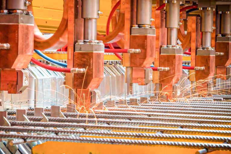 La ligne Flexiweld SF de AWM permet de fabriquer des treillis soudés sur mesure rapidement. [©AWM/Schnell Group]