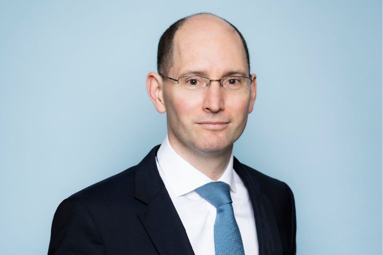 Président de la Filière Béton, Xavier Guesnu a rendu hommage aux travaux de Rivaton, soulignant que le rapport met en lumière les impacts économiques et environnementaux de la réglementation.  [©Flière Béton]