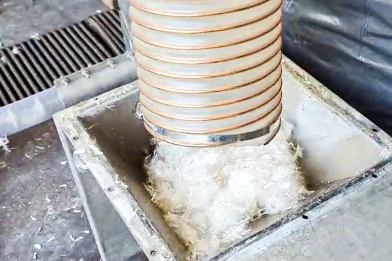 Le système de transferts des fibres synthétiques par câble de l’allemand Wessjohann est mis sur le marché français par Béton Stone Consulting. [©BSC]