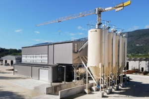 Centrale BPE sur mesure pour les Etablissements Cottin en Haute-Savoie, réalisée par MG Lilienfeld. [©MG Lilienfeld]