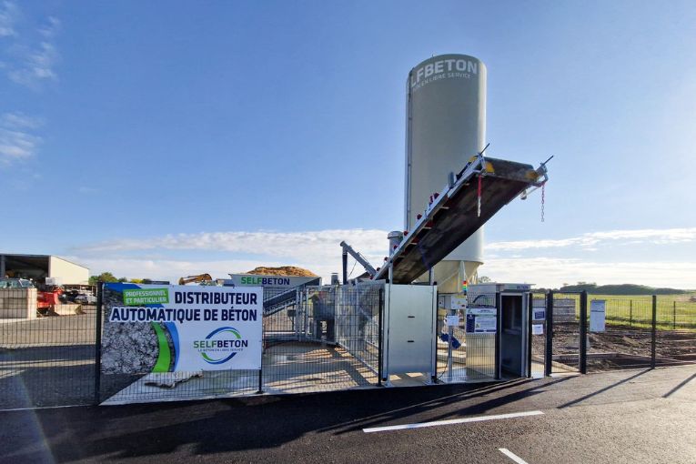 Distributeur automatique de BPE de Sefbeton. [©Selfbeton]