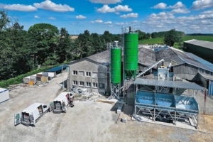 Centrale à béton Creus Concrete Solutions installée en Normandie chez La Saanaise de Préfabrication. [©Creus Concrete Solutions]