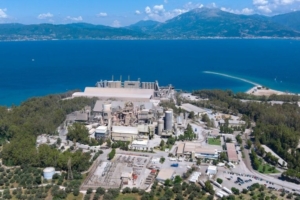 Titan travaille à l’amélioration de son empreinte carbone, en utilisant la technologie Meca Clay de Thyssenkrupp Polysius sur son site de Patras, en Grèce. [©Titan]