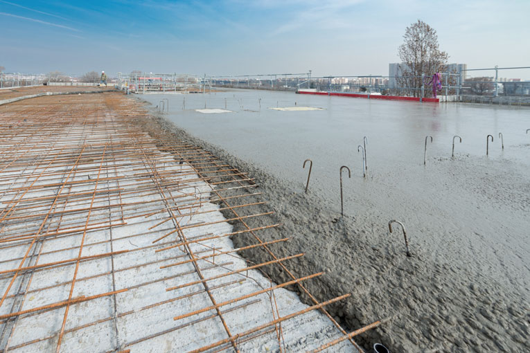 Il faut proposer de nouvelles règles de formulation pour des bétons à plus faible impact carbone. [©ACPresse]