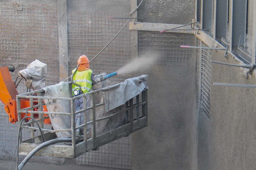 La projection de béton par voie sèche est pratiquée par beaucoup d’entreprises adhérentes au Soffons. [©ACPresse]