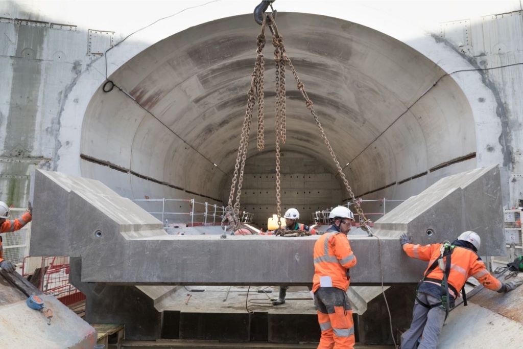 L’année 2025 a été marquée par des baisses de volumes significatives pour l’industrie de la préfabrication béton, mais 2026 pourrait amorcer un tournant. [©Fib]