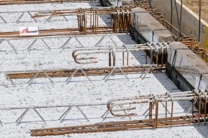 ThermoPrédalle avec pains isolants déjà en place. [©Rector/Philippe Thery]