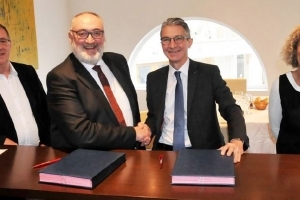 La Capeb et Isover ont renouvelé, pour trois ans, le partenariat qui les unit. [©Capeb]